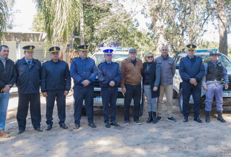 EL GOBIERNO PROVINCIAL ENTREGÓ MÓVILES A LA POLICÍA EN EL INTERIOR Y HABILITÓ LA UNIDAD HOSPITALARIA EN SAN MARTÍN