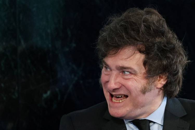 MILEI VE FANTASMAS POR TODOS LADOS 