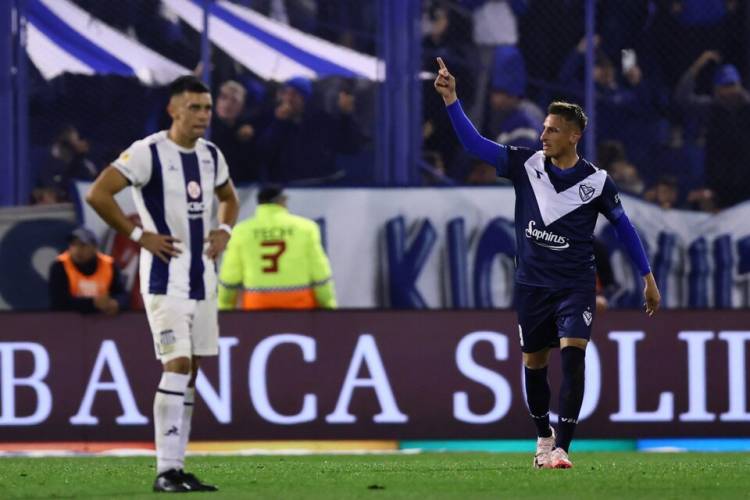 VÉLEZ MOSTRÓ AUTORIDAD Y GOLEÓ A TALLERES
