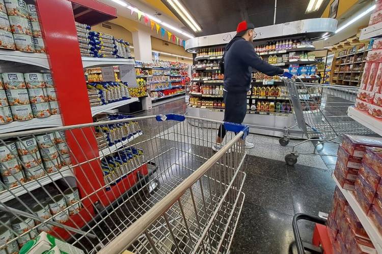 CAÍDA DE VENTAS EN SUPERMERCADOS Y MAYORISTAS