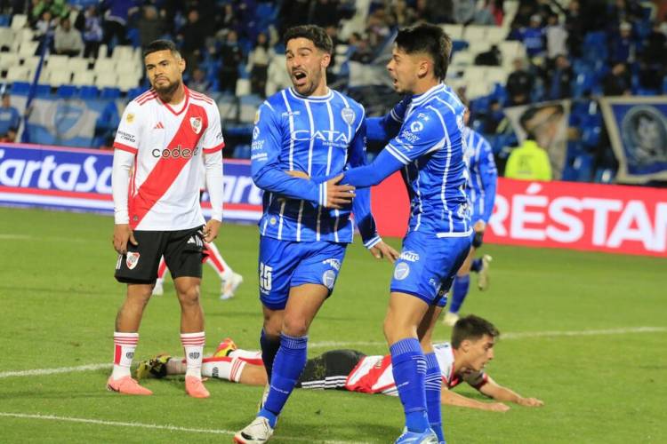 RIVER VOLVIÓ A QUEDAR EN DEUDA Y PERDIÓ ANTE GODOY CRUZ EN MENDOZA