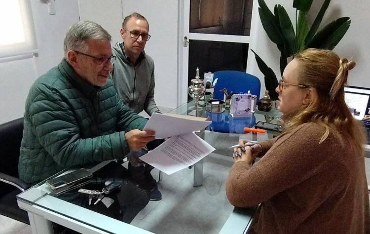 EL GOBIERNO PROVINCIAL FIRMÓ UN CONVENIO CON EL MUNICIPIO DE PAMPA DEL INFIERNO PARA LA DISTRIBUCIÓN DE AGUA 