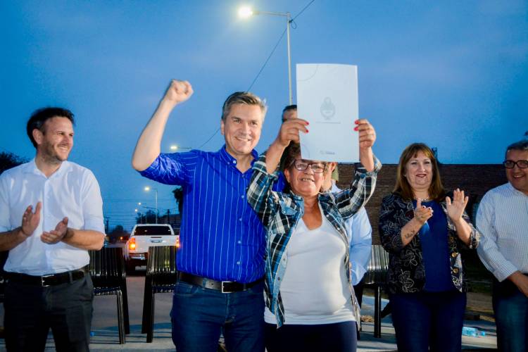 ZDERO ENTREGÓ 196 CERTIFICADOS RUBH A FAMILIAS DE FONTANA