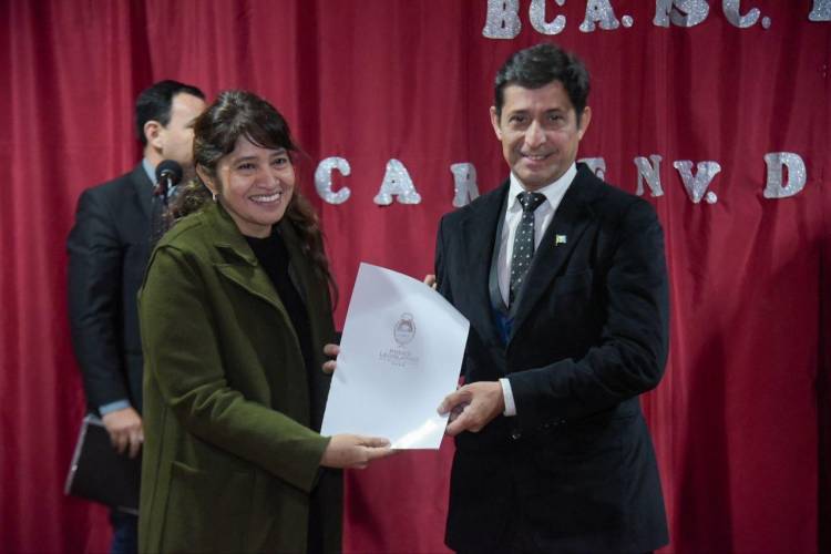 LA DIPUTADA CHAROLE ACOMPAÑÓ LA CELEBRACIÓN DE LAS BODAS DE PLATA DE LA BIBLIOTECA "CARMEN VILLALBA DE LENTATI"