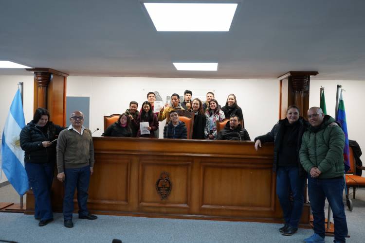 AUTOGESTORES DEL IPRODICH VISITARON LA LEGISLATURA Y SUMARON SU VISIÓN SOBRE LA IMPORTANCIA DE LAS LEYES PARA GARANTIZAR INCLUSIÓN Y ACCESIBILIDAD 