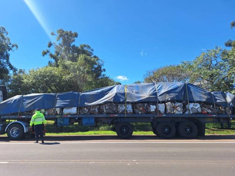 RECUPERAN UNA CAMIONETA, INTERVINIERON CARGAS, DETECTARON 30 ALCOHOLEMIAS Y LABRÓ 212 ACTAS