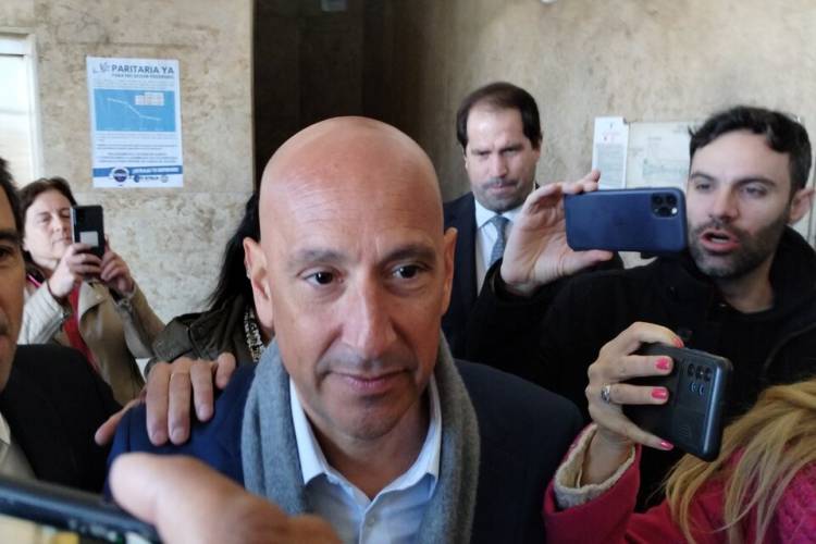 EL TITULAR DE LA UNIDAD PRESIDENCIAL ASEGURÓ HABER ATENDIDO A FABIOLA YAÑEZ POR UN MORETÓN