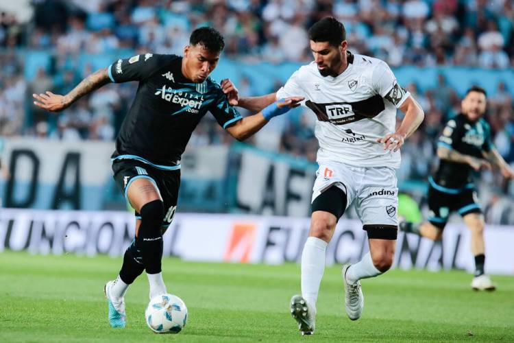 RACING BUSCA SEGUIR SUBIENDO ANTE PLATENSE