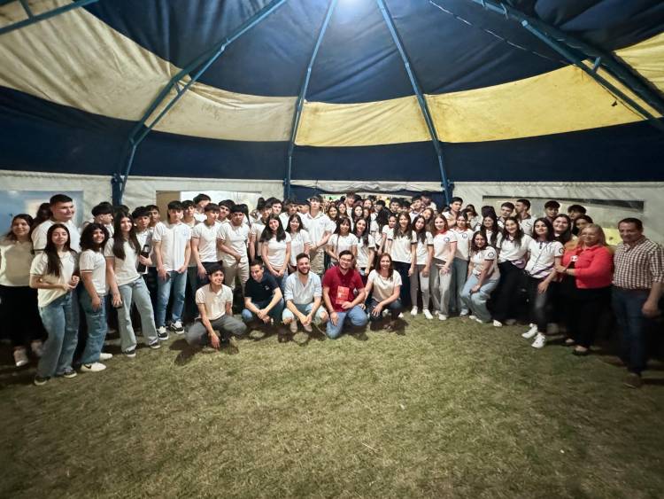JÓVENES QUE INSPIRAN: UNA JORNADA MEMORABLE EN LA EXPO FERIA DE LA CAPITAL DEL GAUCHO EN SANTA SYLVINA