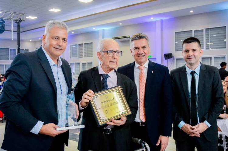 SÁENZ PEÑA: EL GOBERNADOR ZDERO ACOMPAÑÓ EL ANIVERSARIO 85° DE LA CÁMARA DE COMERCIO LOCAL