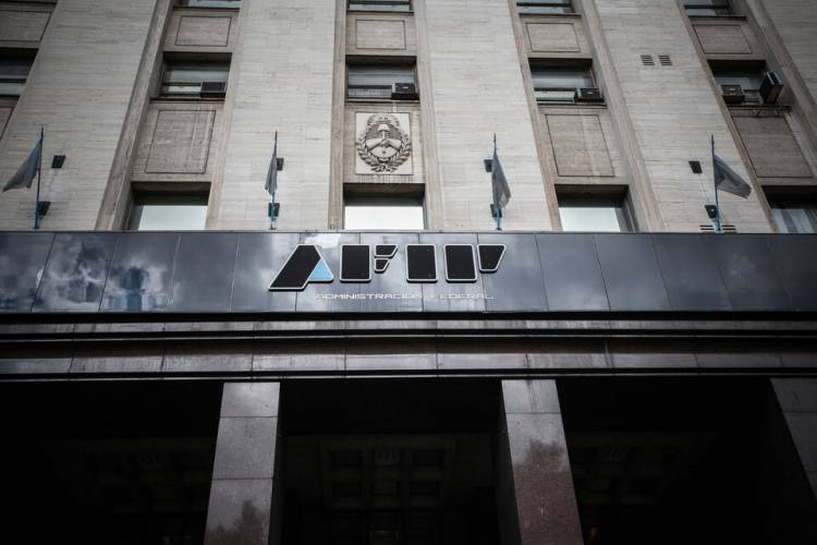 EL "ARCA" DE LOS NEGOCIADOS Y LA MANO DE MACRI