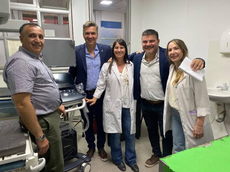 EL GOBERNADOR ZDERO INAUGURÓ REFACCIONES DEL SERVICIO DE NEONATOLOGÍA DEL HOSPITAL PERRANDO