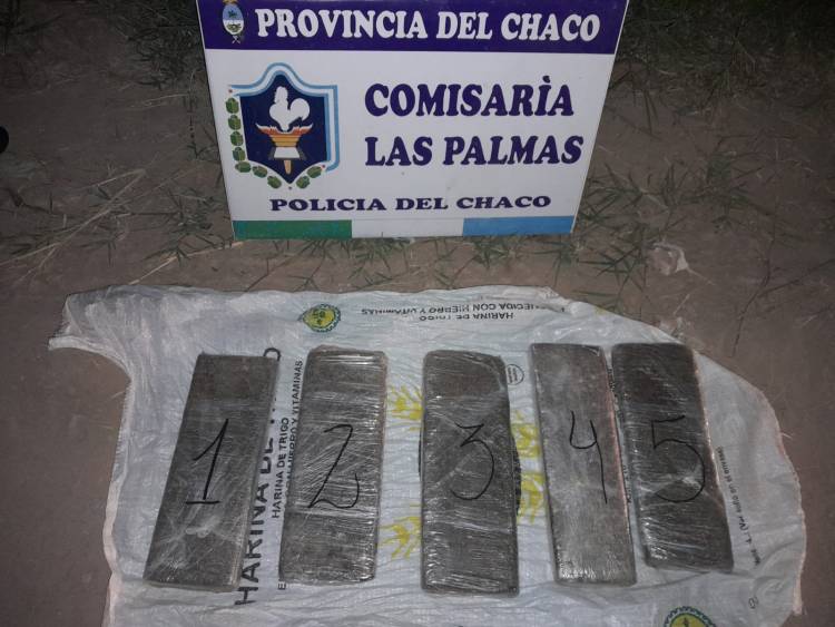 SECUESTRAN CINCO “PANES” DE MARIHUANA EN EL BARRIO MATADEROS