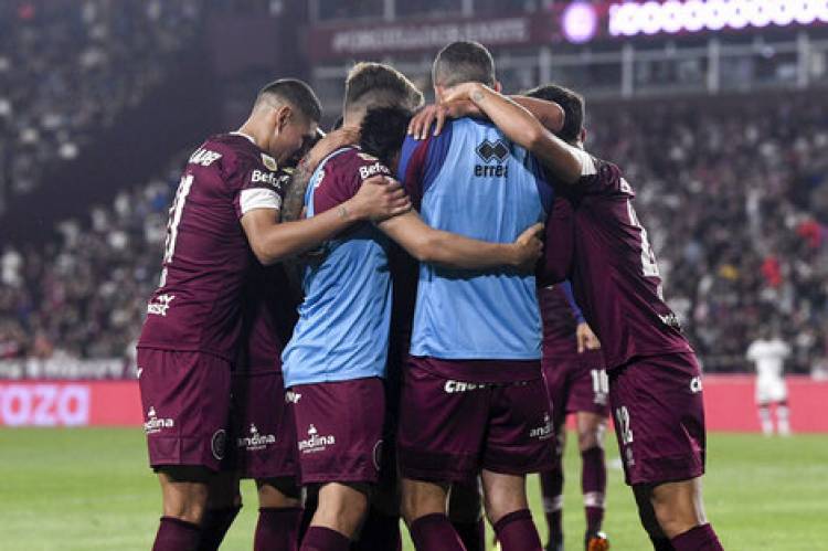 BOCA PERDIÓ CON LANÚS Y TAMBIÉN EL RUMBO