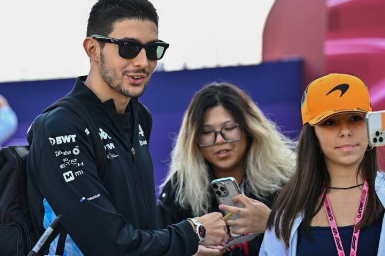 ALPINE BAJÓ A ESTEBAN OCON PARA LA ÚLTIMA CARRERA DEL AÑO