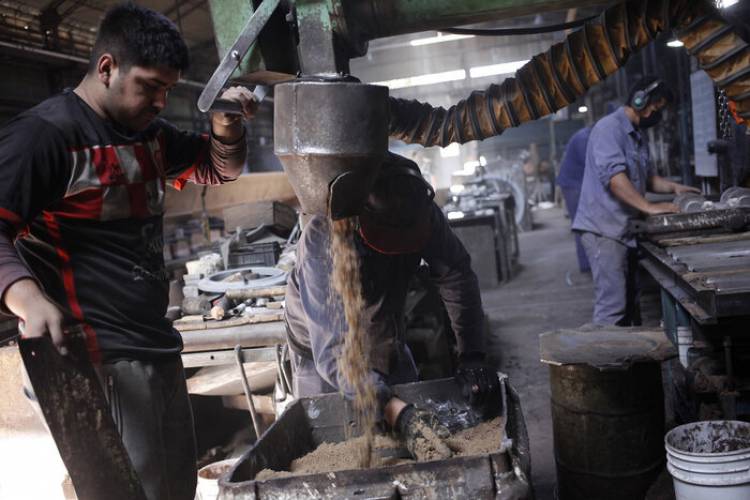 LA RECESIÓN EN LA ACTIVIDAD PRODUCTIVA NO TERMINÓ