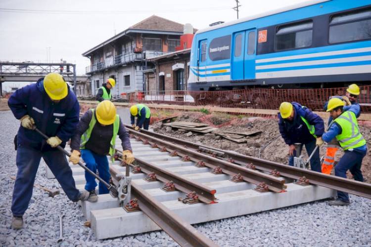 MILEI CIERRA TRENES ARGENTINOS CAPITAL HUMANO