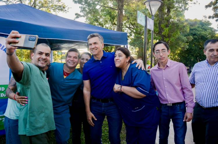 COLONIA ELISA: EL GOBERNADOR ZDERO CONSTATÓ LA LLEGADA DE MEDICAMENTOS E INSUMOS AL HOSPITAL “SARGENTO CABRAL”