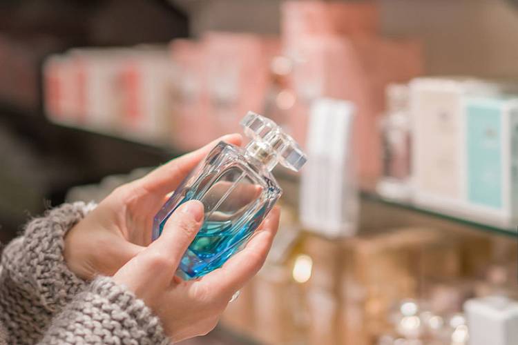 CAEN VENTAS EN PYMES MINORISTAS