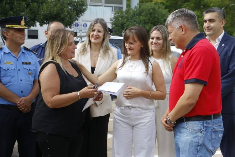 ABORDAJE INTEGRAL DE CONSUMOS PROBLEMÁTICOS: EL PROGRAMA FORTALEZA RECIBIÓ UN VEHÍCULO QUE PERMITIRÁ UN MEJOR TRABAJO EN TERRITORIO