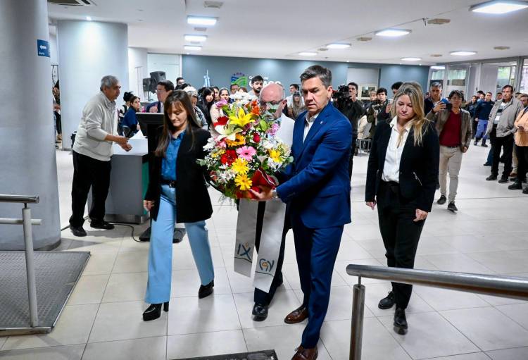 EL GOBERNADOR ZDERO ACOMPAÑÓ LA MISA EN MEMORIA DEL PAPA FRANCISCO