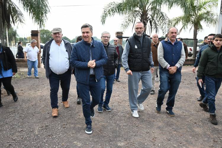 FORTALECIENDO LOS CONSORCIOS CAMINEROS: NUEVA MAQUINARIA PARA EL CONSORCIO CAMINERO N°40 DE PUERTO TIROL