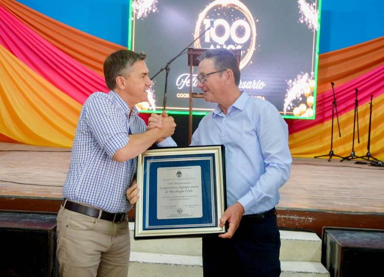 MACHAGAI: LA COOPERATIVA AGROPECUARIA CUMPLIÓ 100 AÑOS Y LO CELEBRÓ CON EL ACOMPAÑAMIENTO DEL GOBERNADOR ZDERO