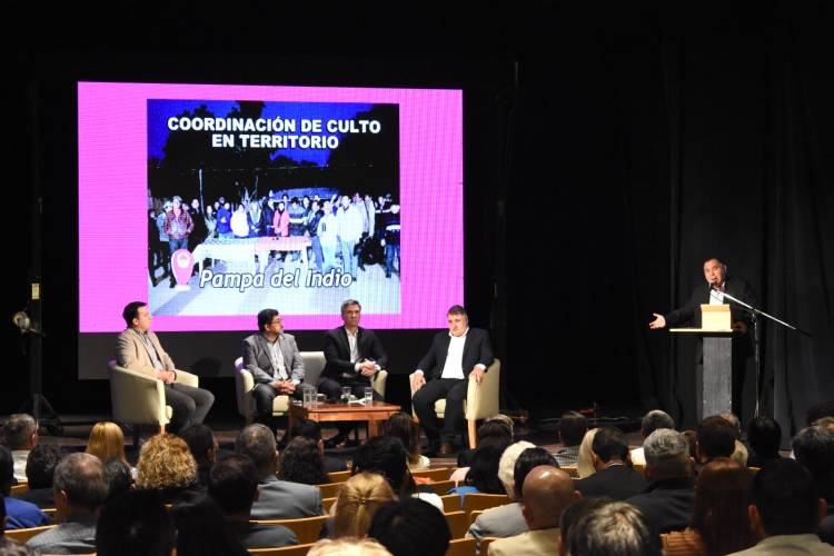 EL GOBERNADOR ZDERO ANUNCIÓ EXIMICIÓN A LAS IGLESIAS PROVINCIALES QUE ADEUDAN BALANCES, EN EL MARCO DEL DÍA DE LOS PASTORES