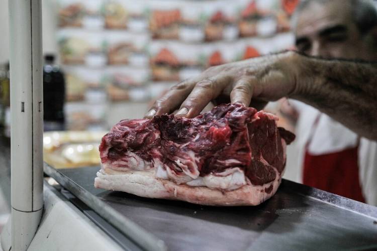 SE RETRAJO EL CONSUMO DE CARNE