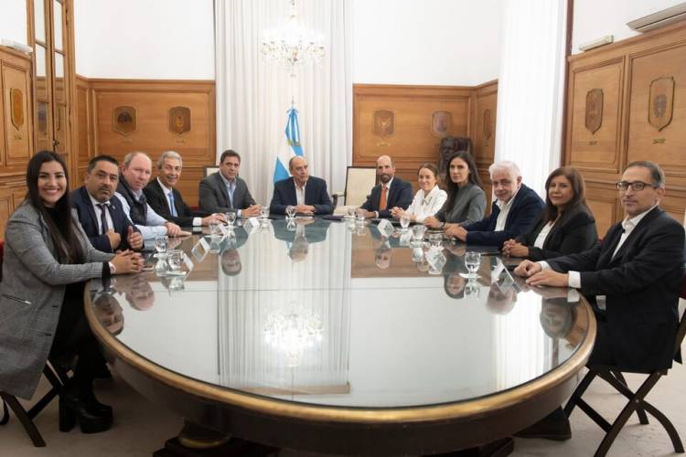 EL GOBIERNO PRESIONA Y NEGOCIA EL PAQUETE DE LEYES QUE PROFUNDIZA EL AJUSTE