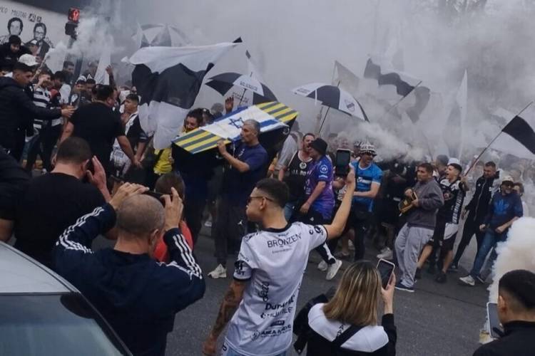 BURLAS ANTISEMITAS: SE LES APLICÓ EL DERECHO DE ADMISIÓN A CINCO HINCHAS DE ALL BOYS