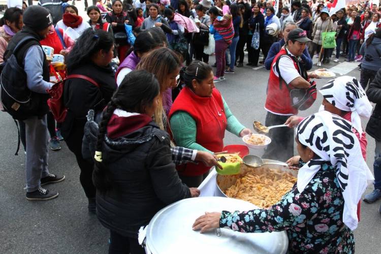 LA SELECCIÓN, UNA ALEGRÍA NECESARIA PARA UN PUEBLO EMPOBRECIDO
