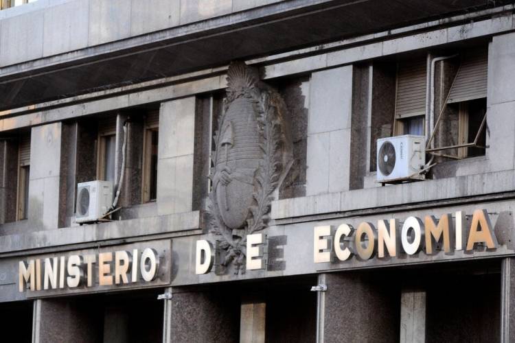 JORGE MACRI ESPERA PASAR POR LA VENTANILLA DE LUIS CAPUTO