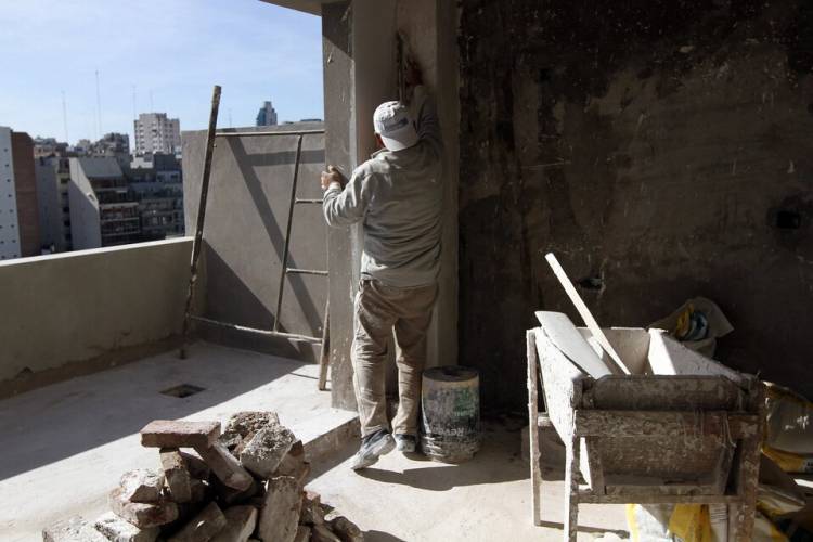 DESTRUCCIÓN IMPACTANTE DEL SECTOR DE LA CONSTRUCCIÓN 