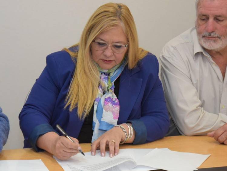 EL PODER LEGISLATIVO FIRMÓ UN CONVENIO DE COOPERACIÓN CON AMUDOCH PARA QUE LOS TRABAJADORES PUEDAN ACCEDER A BENEFICIOS 