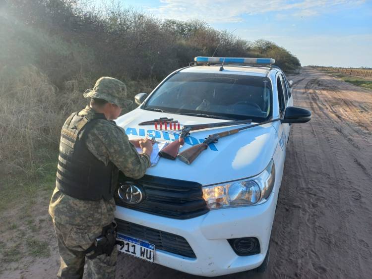 INCAUTARON DOS ESCOPETAS EN UN CONTROL VEHICULAR