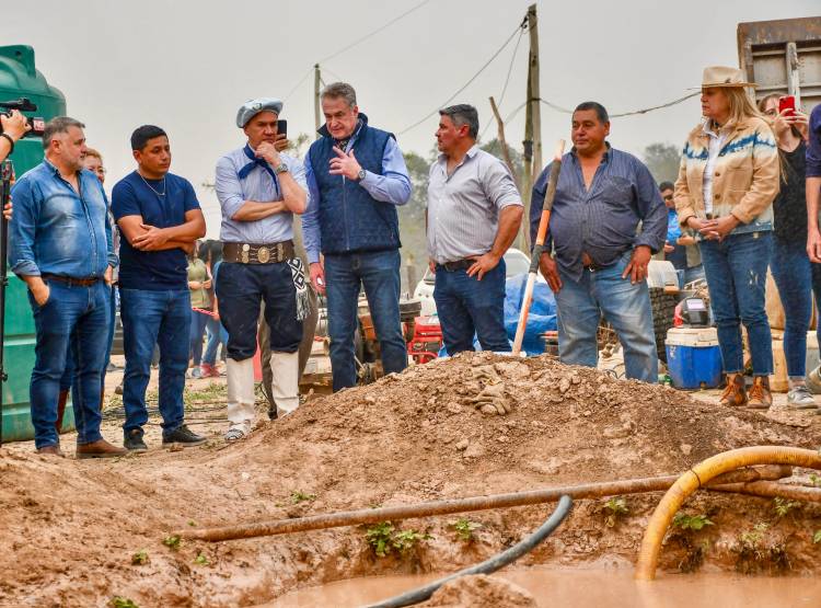 AVANZAN LOS TRABAJOS: EL AGUA QUE LE CAMBIARÁ LA VIDA A LOS PRODUCTORES DEL PARAJE 4 DE FEBRERO, EN MIRAFLORES