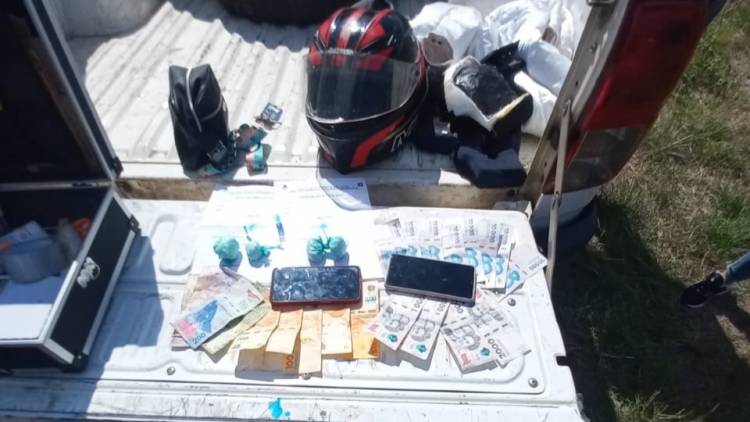 INCAUTARON CASI 100 GRAMOS DE COCAÍNA A UNA PAREJA DE MOTOCICLISTA POR RUTA 16